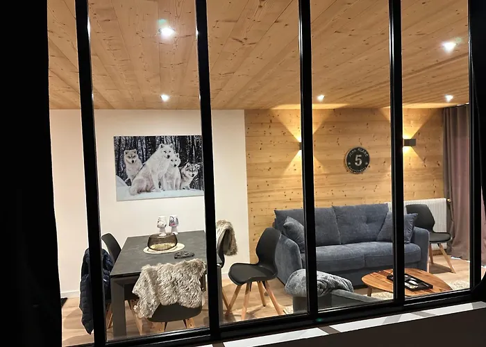 Les Loups Blancs דירה